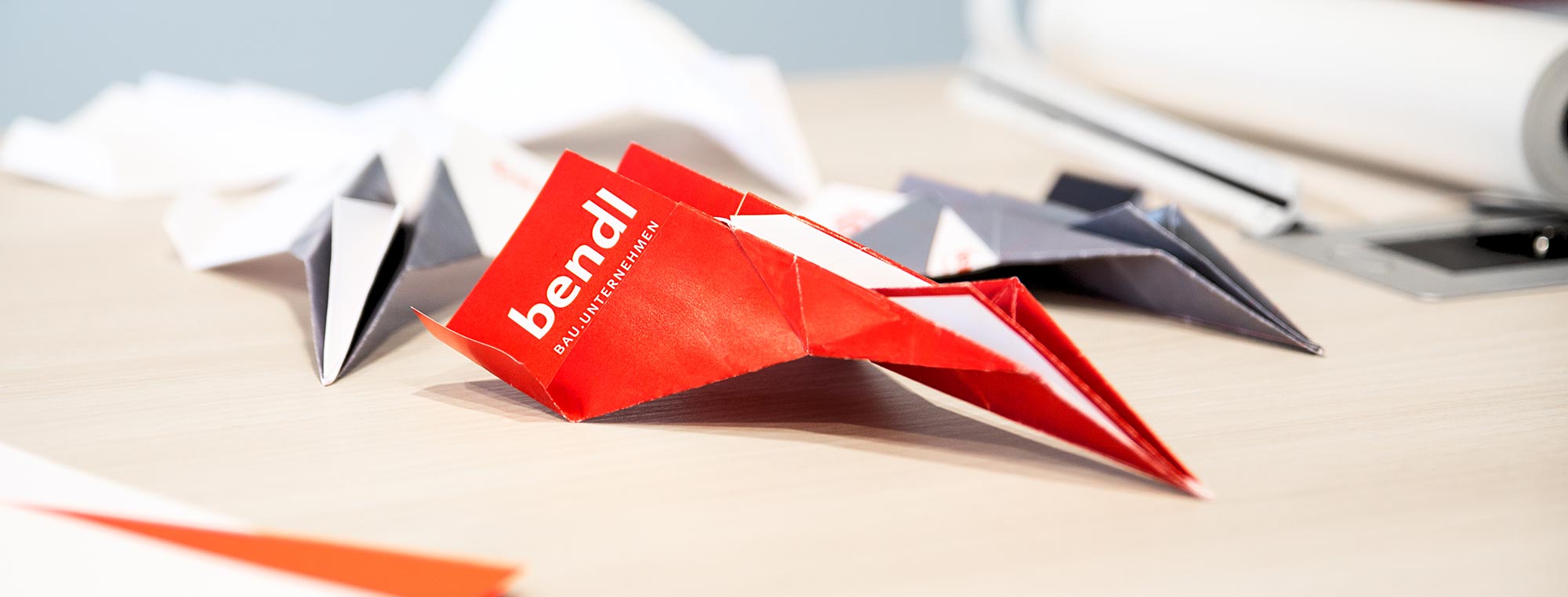 Papierflieger Bauunternehmen bendl