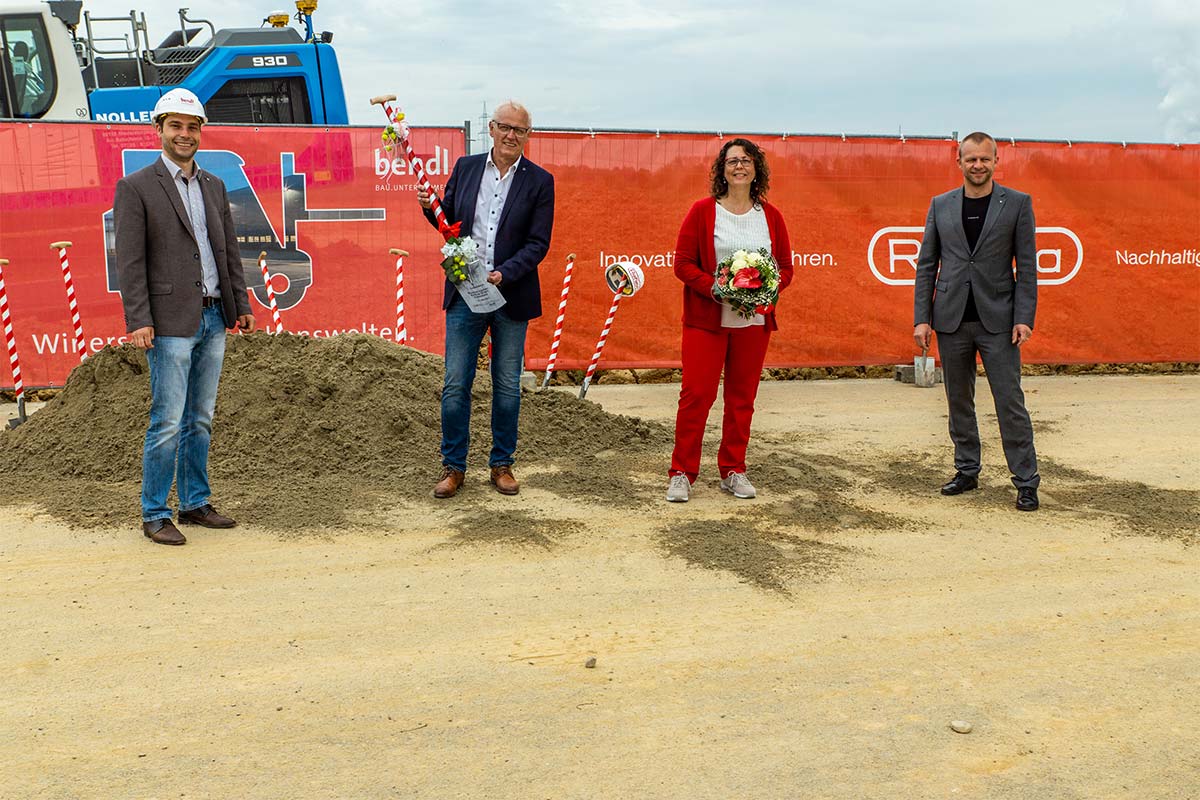 Die Firma Reflexa feierte Spatenstich für zwei neue Hallen, sowie eine Feuerwehrumfahrt, 50.000l Löschwassertanks uvm.