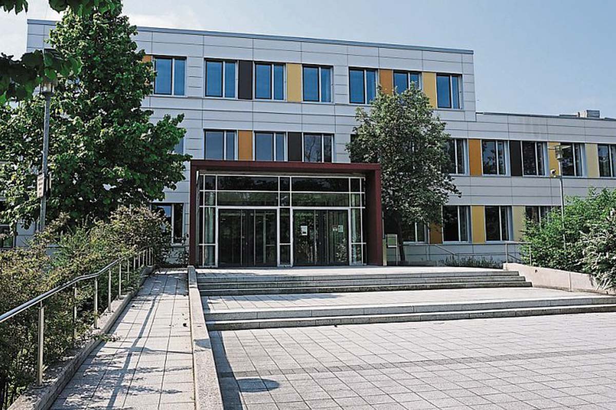Modern, stilvoll, technisch perfekt - so ist das neue Dossenberger Gymnasium nach dem Umbau.