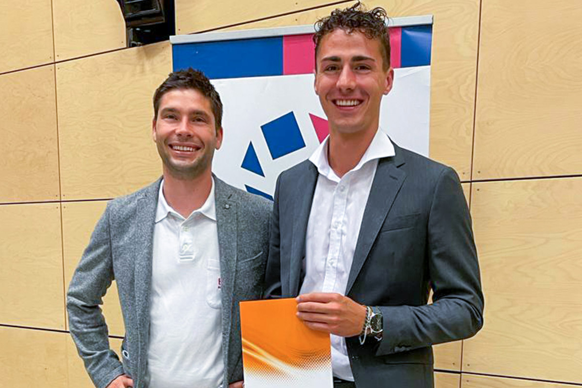 Bauunternehmen bendl gratuliert Justus zur bestandenen Gesellenprüfung und damit zur Freisprechung. Herzlichen Glückwunsch.
