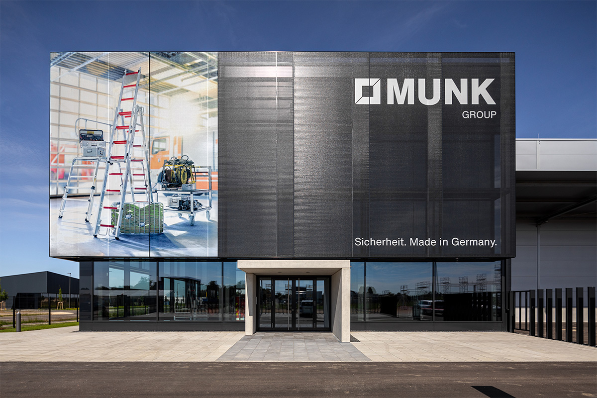 Schlüsselfertiger Neubau von Lagerhalle und Showroom für die MUNK Group