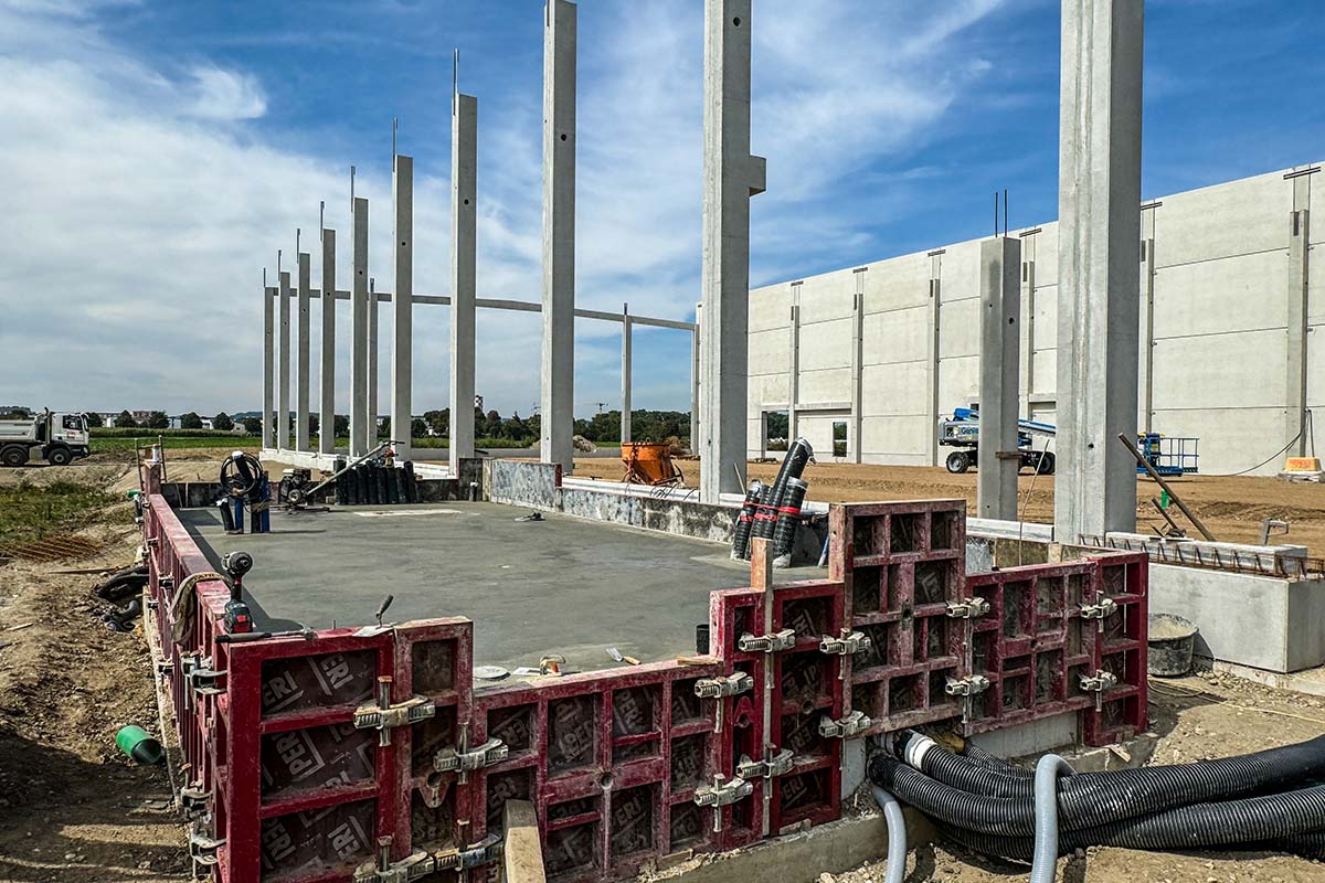 bendl errichtet in Neu-Ulm eine neue Lagerhalle mit Tiefkühlzelle