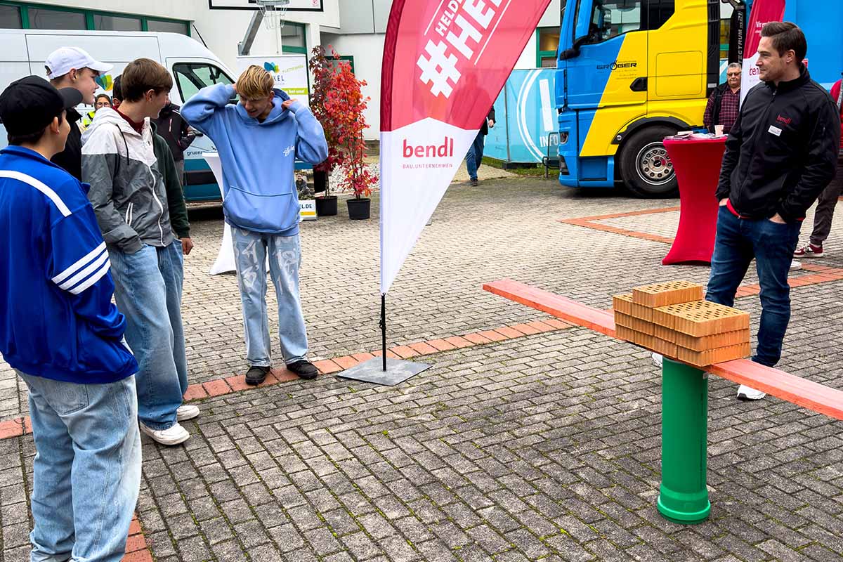 Bauunternehmen bendl ist auch 2024 zu Gast auf der IBS - Infomesse Beruf und Studium in Günzburg.
