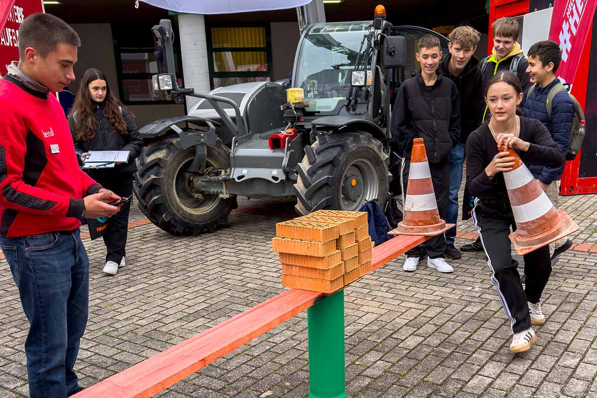 Bauunternehmen bendl ist auch 2024 zu Gast auf der IBS - Infomesse Beruf und Studium in Günzburg.