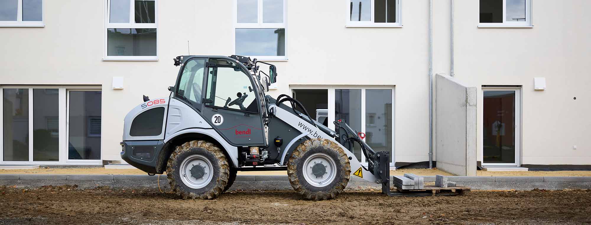 Der neue Kramer Radlader 5085 im bendl-Fuhrpark.