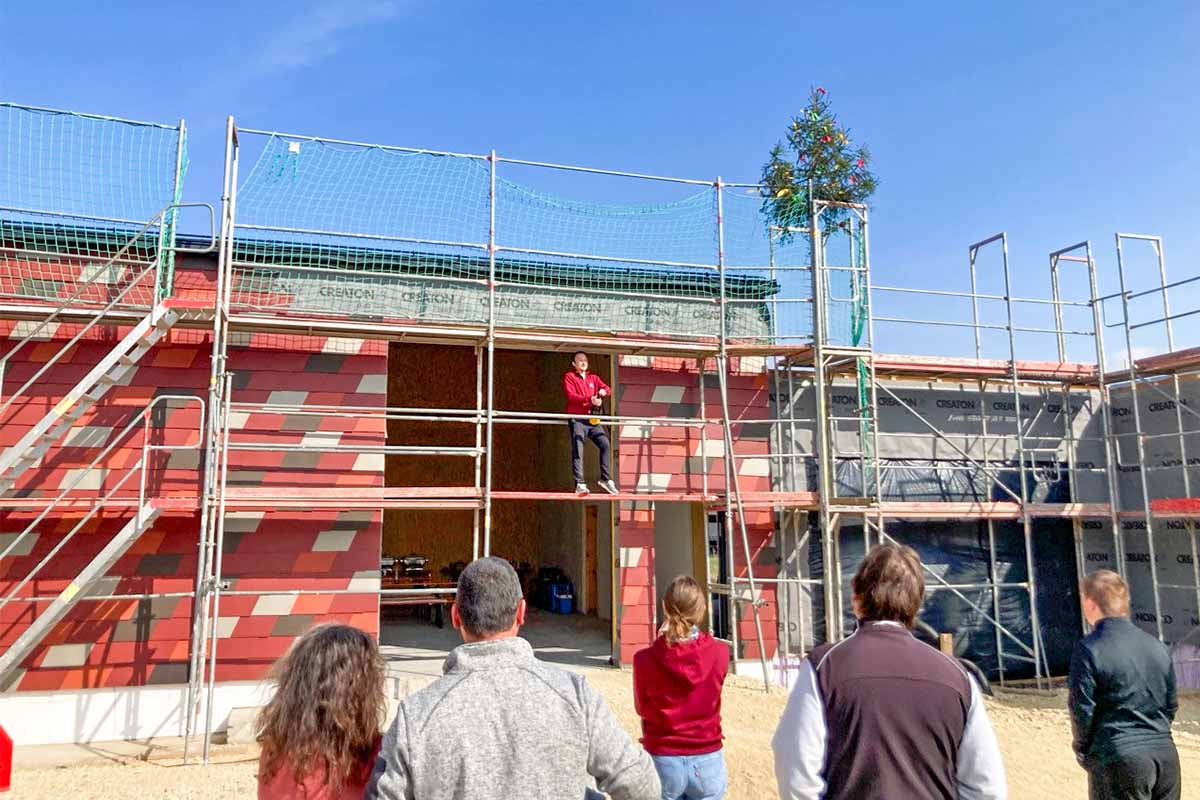 Richtfest für den Neubau einer Werkstatthalle in Sontheim.