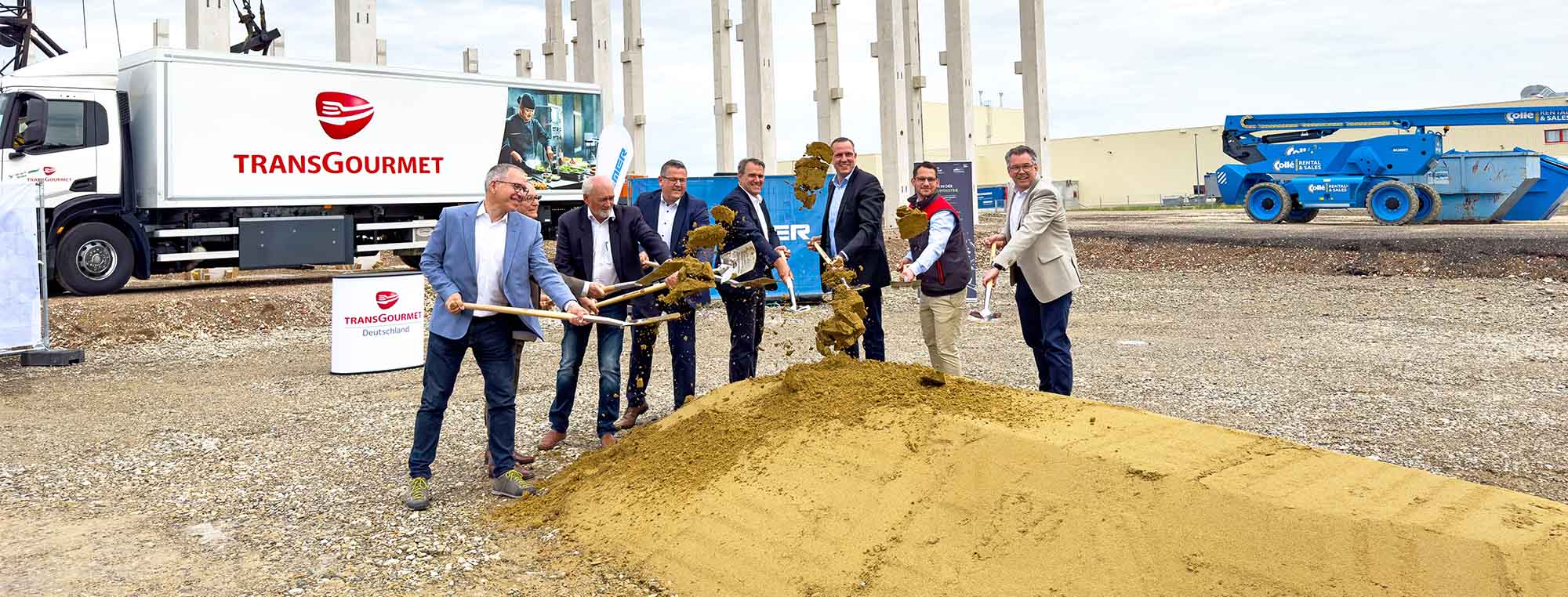 Spatenstich für das hochmoderne Logistikzentrum für Transgourmet in Leipheim.