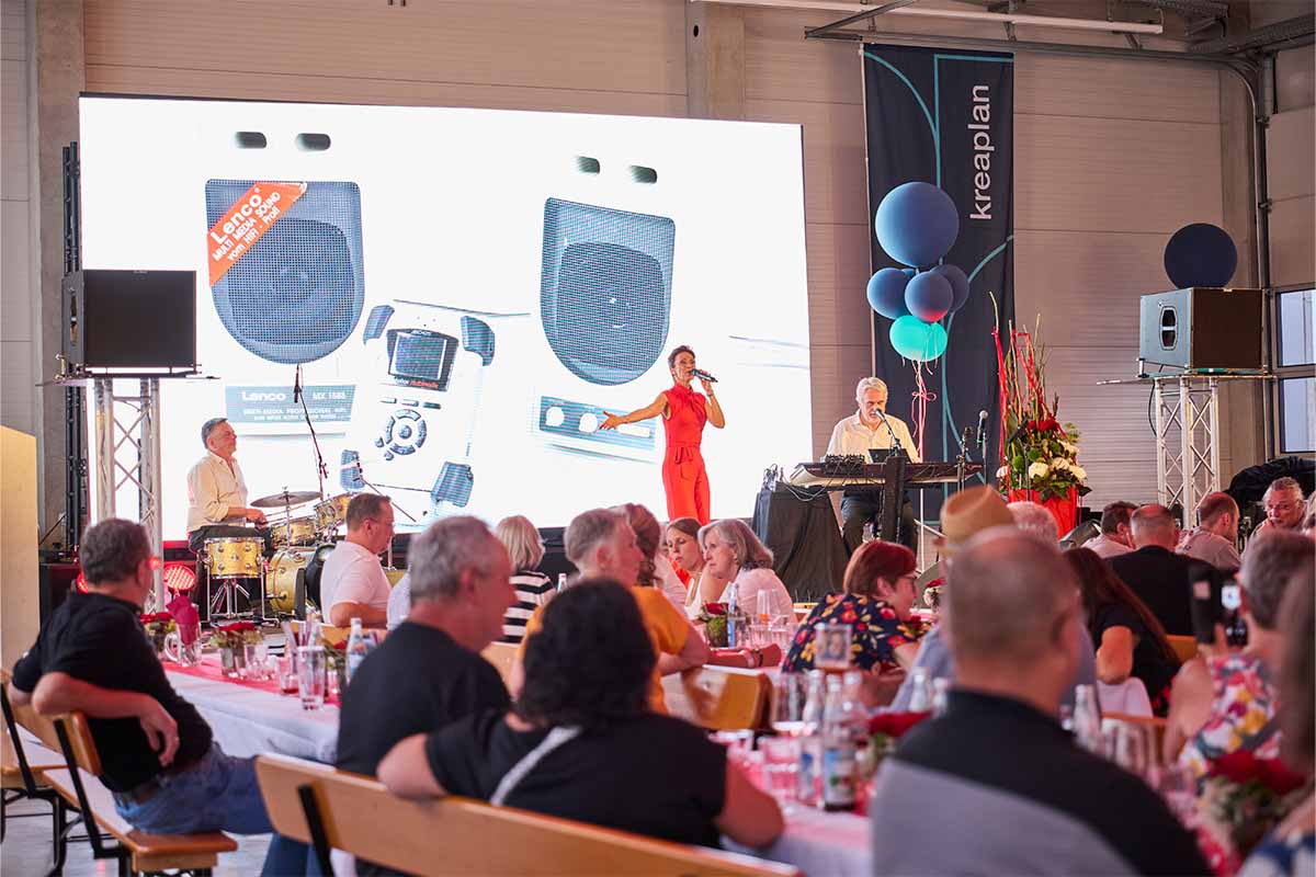 Anita Vidovic und Band sorgen für den stimmungsvollen Ausklag eines rundum gelungenen Festes.