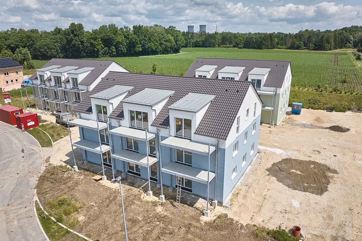 Die Wohnanlage ON in Offingen, bestehend aus drei modernen Mehrfamilienhäusern.