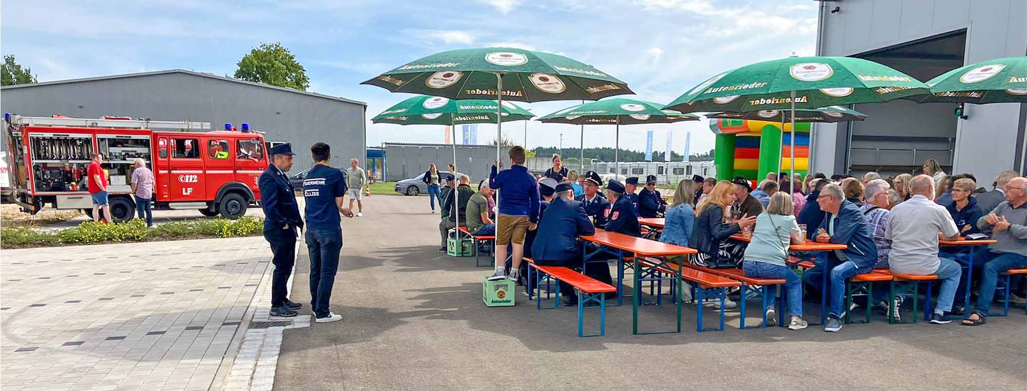 Feierliche Einweihung des neuen Gerätehauses der Freiwiliigen Feuerwehr Ellzee