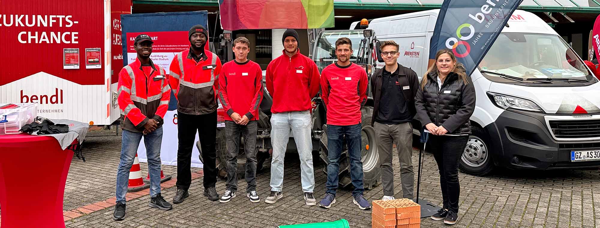 Das bendl-Team auf der Infomesse Beruf und Studium 2025 in Günzburg.