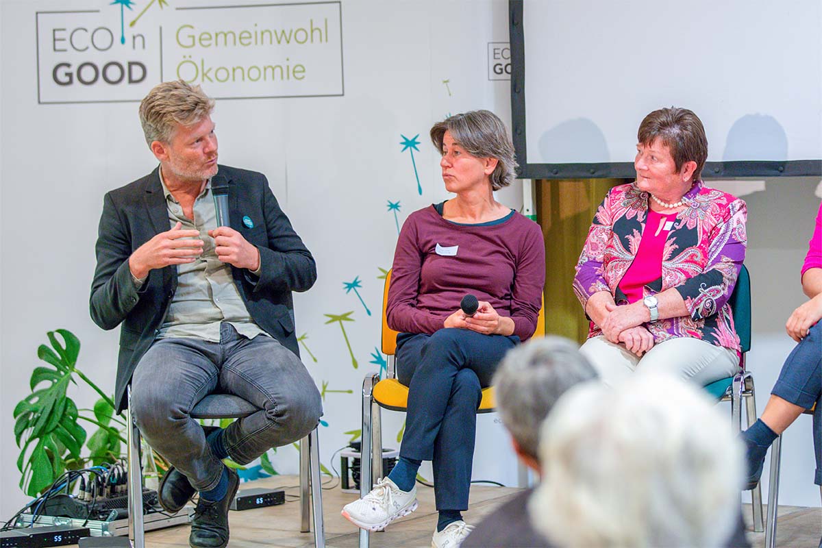 Christian Felber in einer Diskussionsrunde beim Jubiläumswochenende in Aichach