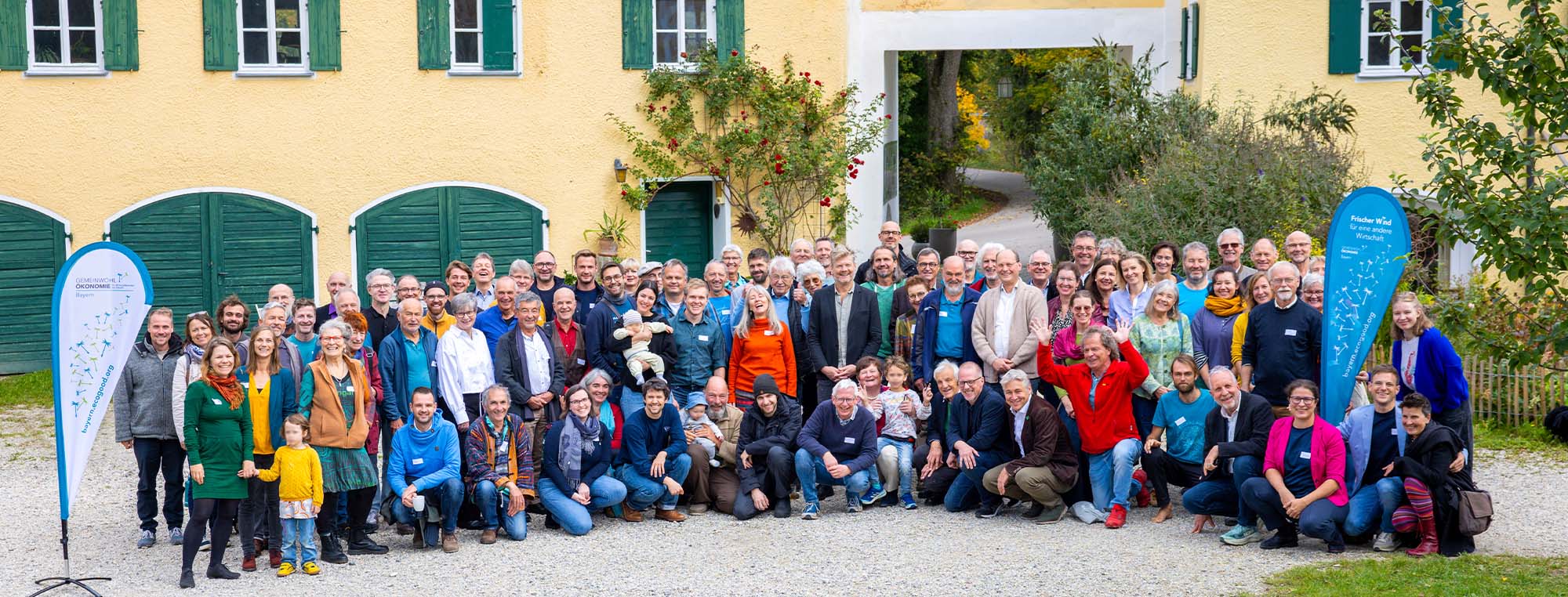 Alle Teilnehmer der Jubiläumsfeier auf Schluss Blumenthal