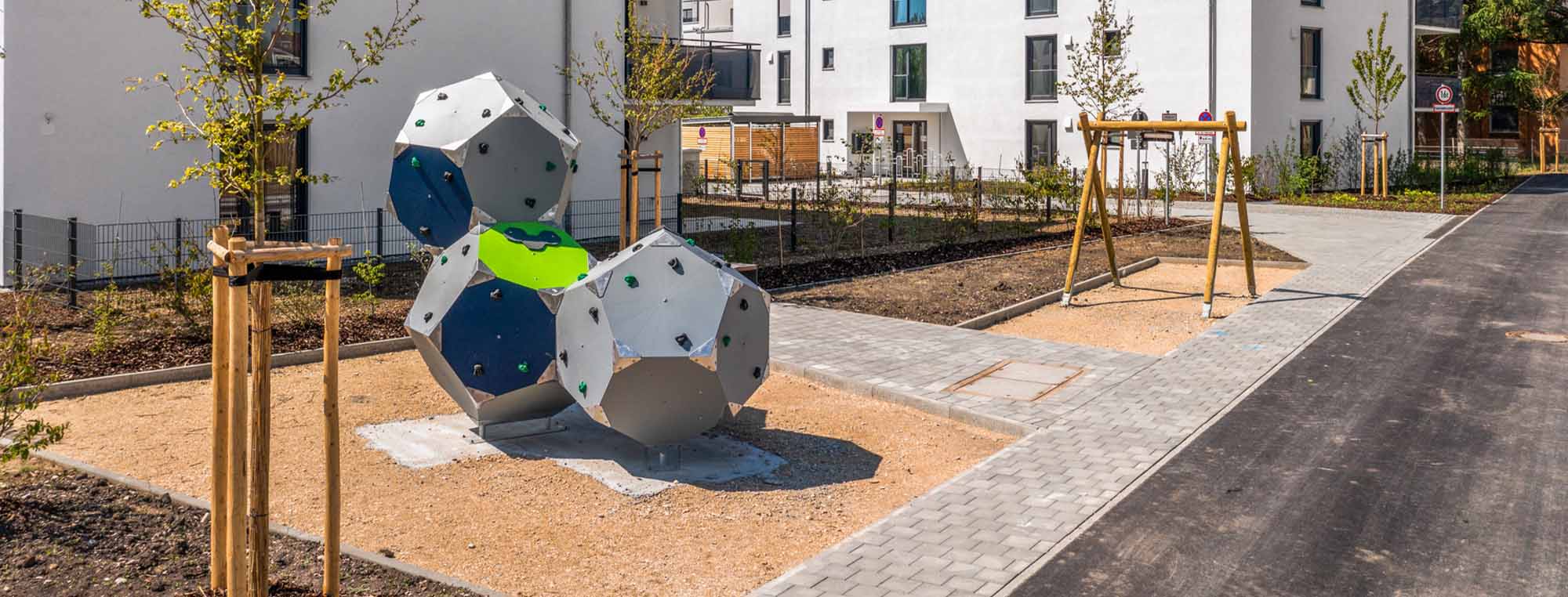 Außenanlagen der Wohnanlage in Neusäß