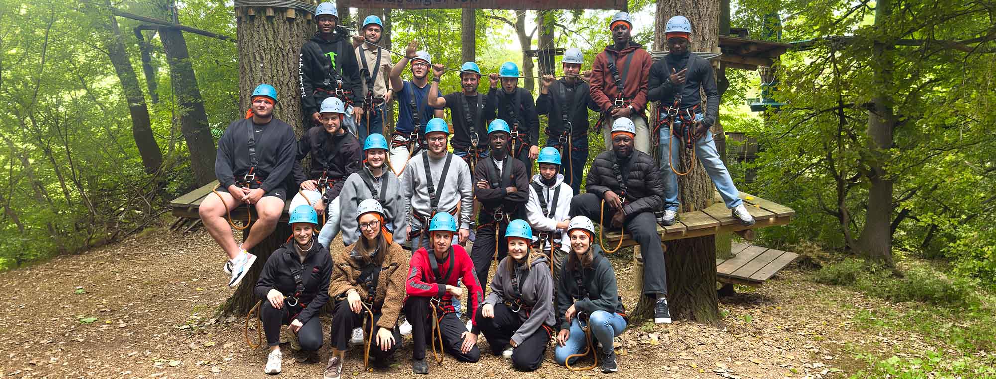Unsere bendl Azubis beim Azubitag 2026 im Waldseilgarten Wallenhausen.